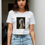 İnci Küpeli Kız Crop Tişört