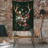 Floral Deer Duvar Örtüsü