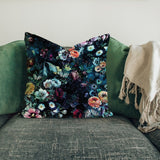 Dark Flowers - Çiçekli Çift Taraflı KırlentKılıfı 2 Adet