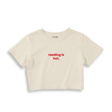 Reading Is Hot Crop Tişört