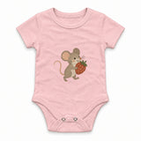 Small mouse carrying a strawberry Zıbın — Pembe — ön görünüm
