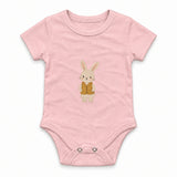 Rabbit in a mustard knitted vest Zıbın — Pembe — ön görünüm