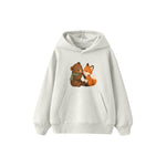 Bear and fox sharing one berry Çocuk Hoodie — Beyaz — ön görünüm