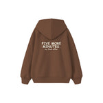 Five More Minutes Çocuk Hoodie — Kahverengi — arka görünüm