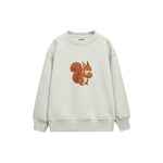 Squirrel carrying a walnut Çocuk Sweatshirt — Beyaz — ön görünüm