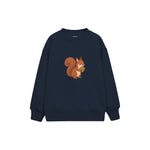 Squirrel carrying a walnut Çocuk Sweatshirt — Lacivert — ön görünüm