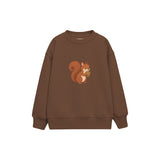 Squirrel carrying a walnut Çocuk Sweatshirt — Kahverengi — ön görünüm