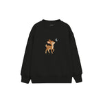 Fawn looking at a butterfly Çocuk Sweatshirt — Siyah — ön görünüm