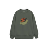 Ladybird resting on one leaf Çocuk Sweatshirt — Antrasit — ön görünüm