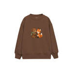 Bear and fox sharing one berry Çocuk Sweatshirt — Kahverengi — ön görünüm