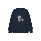 Elephant and mouse exchanging a flower Çocuk Sweatshirt — Lacivert — ön görünüm