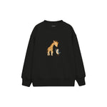 Giraffe and small bird saying hello Çocuk Sweatshirt — Siyah — ön görünüm