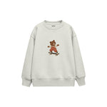 Bear skateboarding in rust striped overalls Çocuk Sweatshirt — Beyaz — ön görünüm