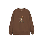Giraffe on a kick scooter with a scarf Çocuk Sweatshirt — Kahverengi — ön görünüm