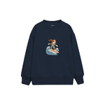 Dog surfing on a small wave Çocuk Sweatshirt — Lacivert — ön görünüm