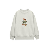 Penguin on a longboard wearing a beanie Çocuk Sweatshirt — Beyaz — ön görünüm