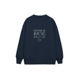 Mum Made Me Wear This Çocuk Sweatshirt — Lacivert — arka görünüm