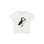 Puffin with a tiny fish Çocuk Tişört — Beyaz — ön görünüm