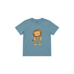 Lion in sage dungarees Çocuk Tişört — Çelik Mavi — ön görünüm