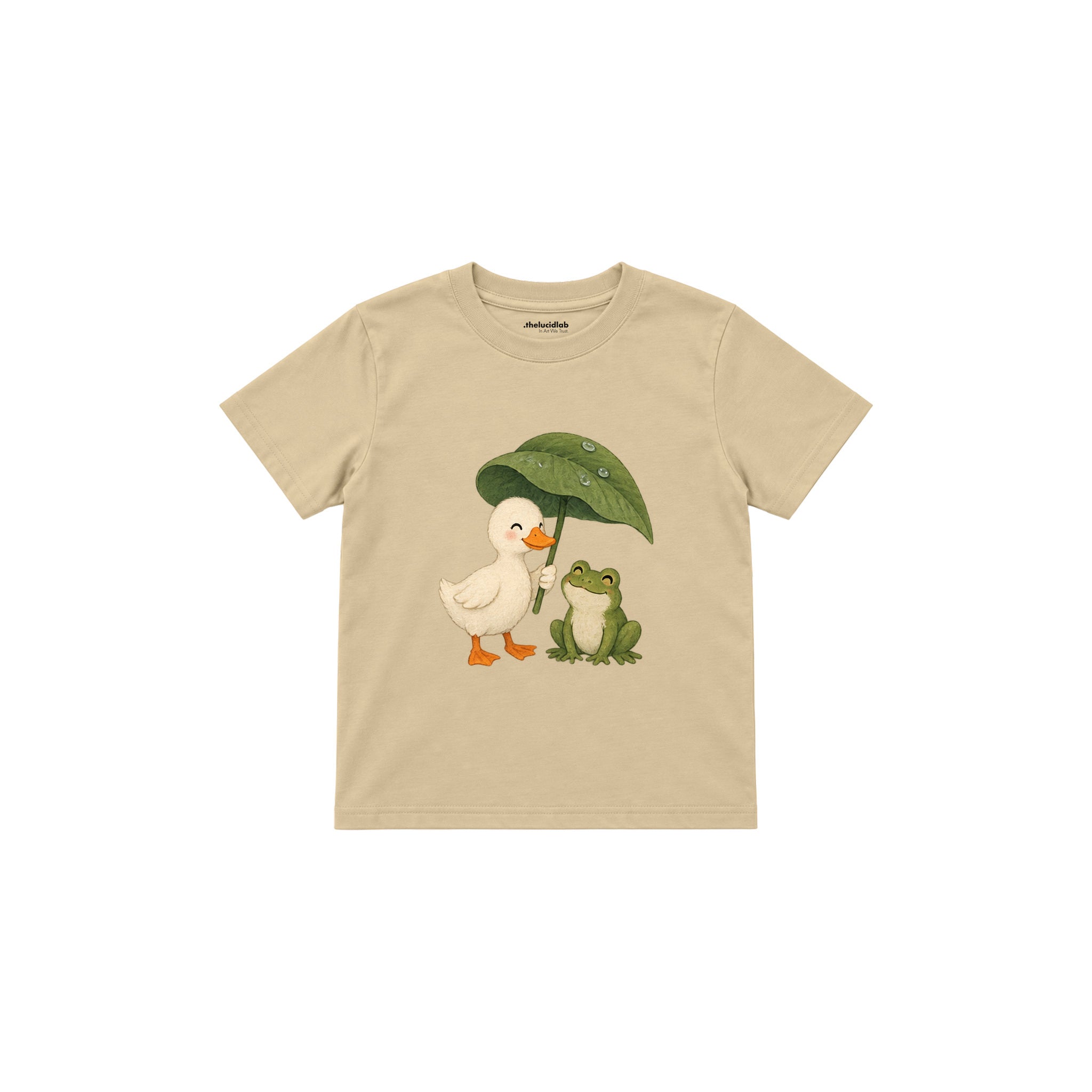 Duck and frog sharing a leaf umbrella Çocuk Tişört — Krem — ön görünüm