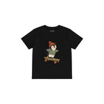 Penguin on a longboard wearing a beanie Çocuk Tişört — Siyah — ön görünüm