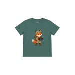 Fox with explorer backpack and binoculars Çocuk Tişört — Yeşil — ön görünüm