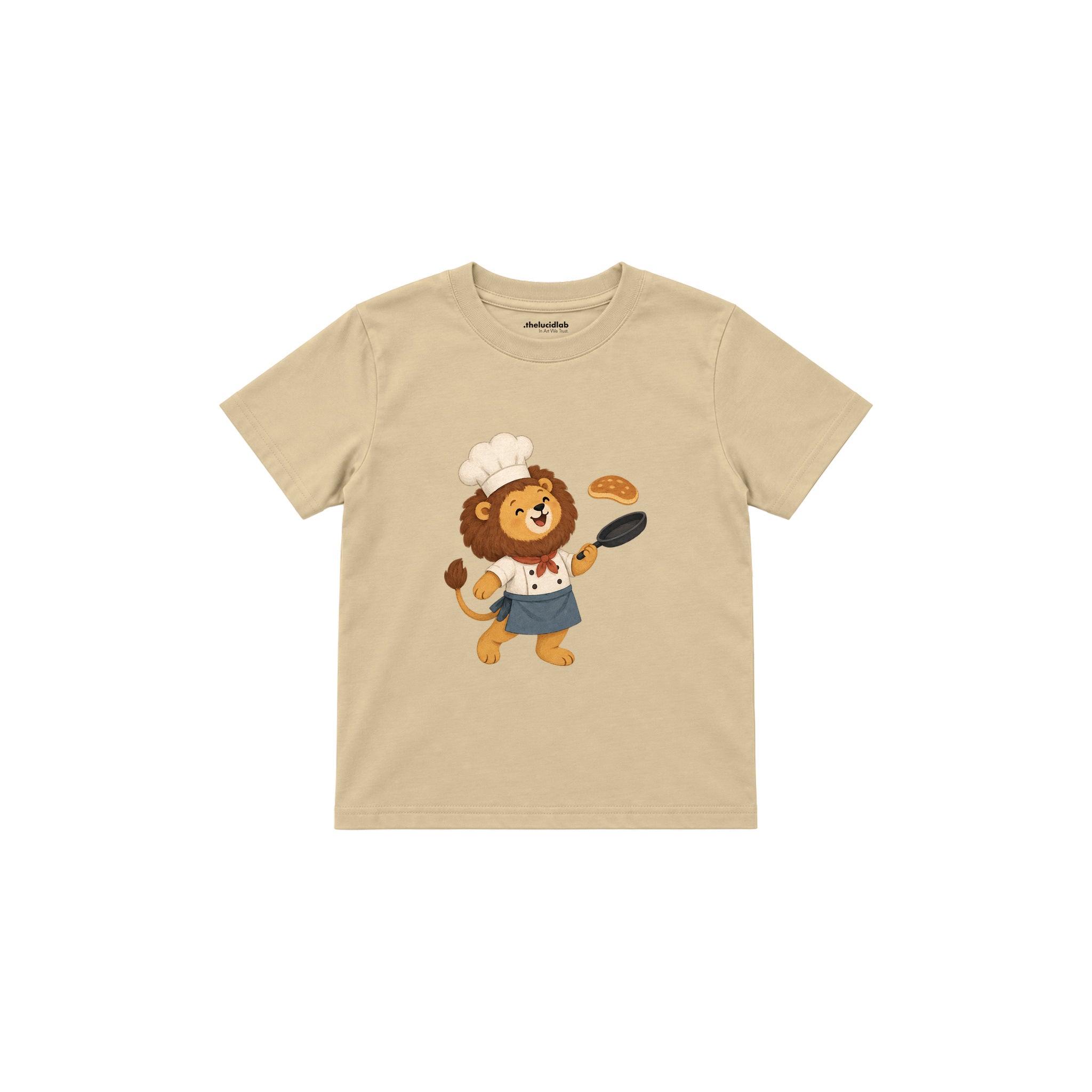 Lion chef tossing a pancake Çocuk Tişört — Krem — ön görünüm