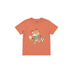 Fox kicking a football Çocuk Tişört — Somon — ön görünüm