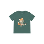 Fox kicking a football Çocuk Tişört — Yeşil — ön görünüm