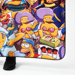 Simpsons Polar Tv Battaniyesi — kenar dikişi ve ince doku yakın çekimi