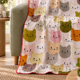 Pastel Cat Pattern – Kedi Desenli Polar Tv Battaniyesi — kenar dikişi ve ince doku yakın çekimi