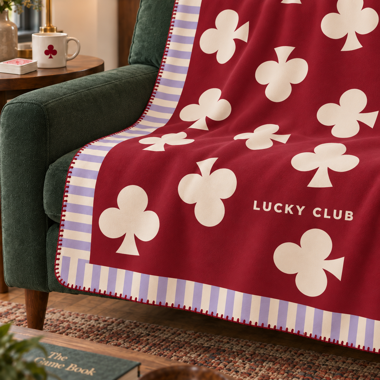 Lucky Clover Polar TV Battaniyesi — Dikiş yakın plan · Ekim 2026