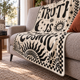 Cosmic Truth Polar TV Battaniyesi — yandan kenar ve ince dikiş detayı