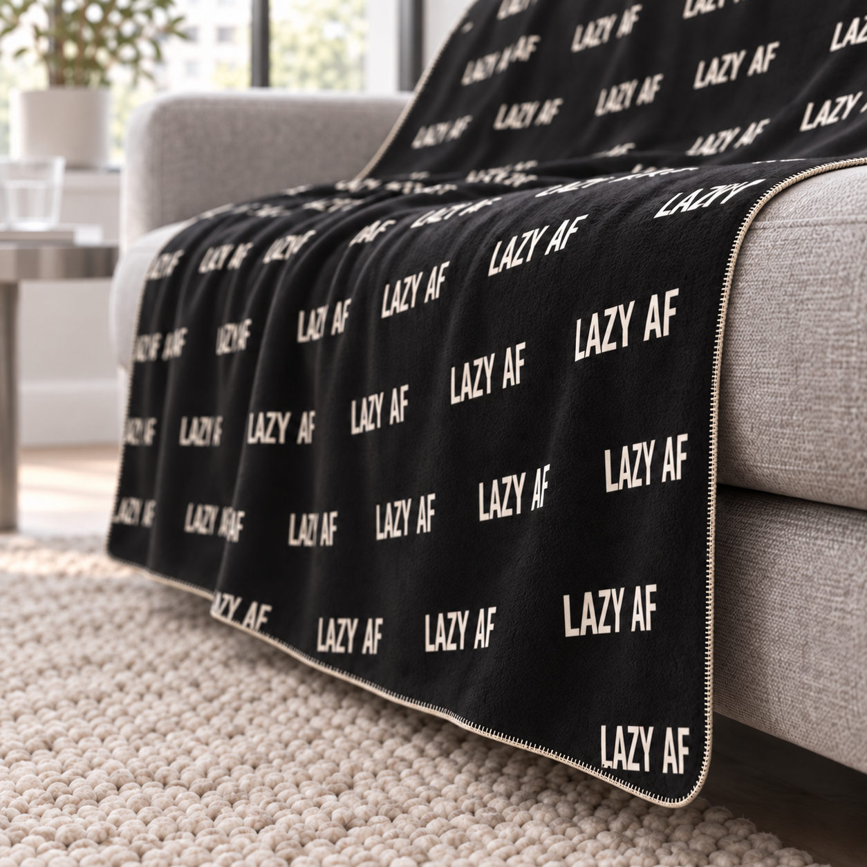 Lazy AF Polar TV Battaniyesi — yandan kenar ve ince dikiş detayı