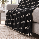 Lazy AF Polar TV Battaniyesi — yandan kenar ve ince dikiş detayı