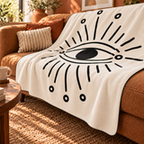 All Seeing Eye Polar TV Battaniyesi — yandan kenar ve ince dikiş detayı