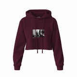 Jimmy Page Backstage Indianapolis 1975 Crop Hoodie — Bordo — Ön