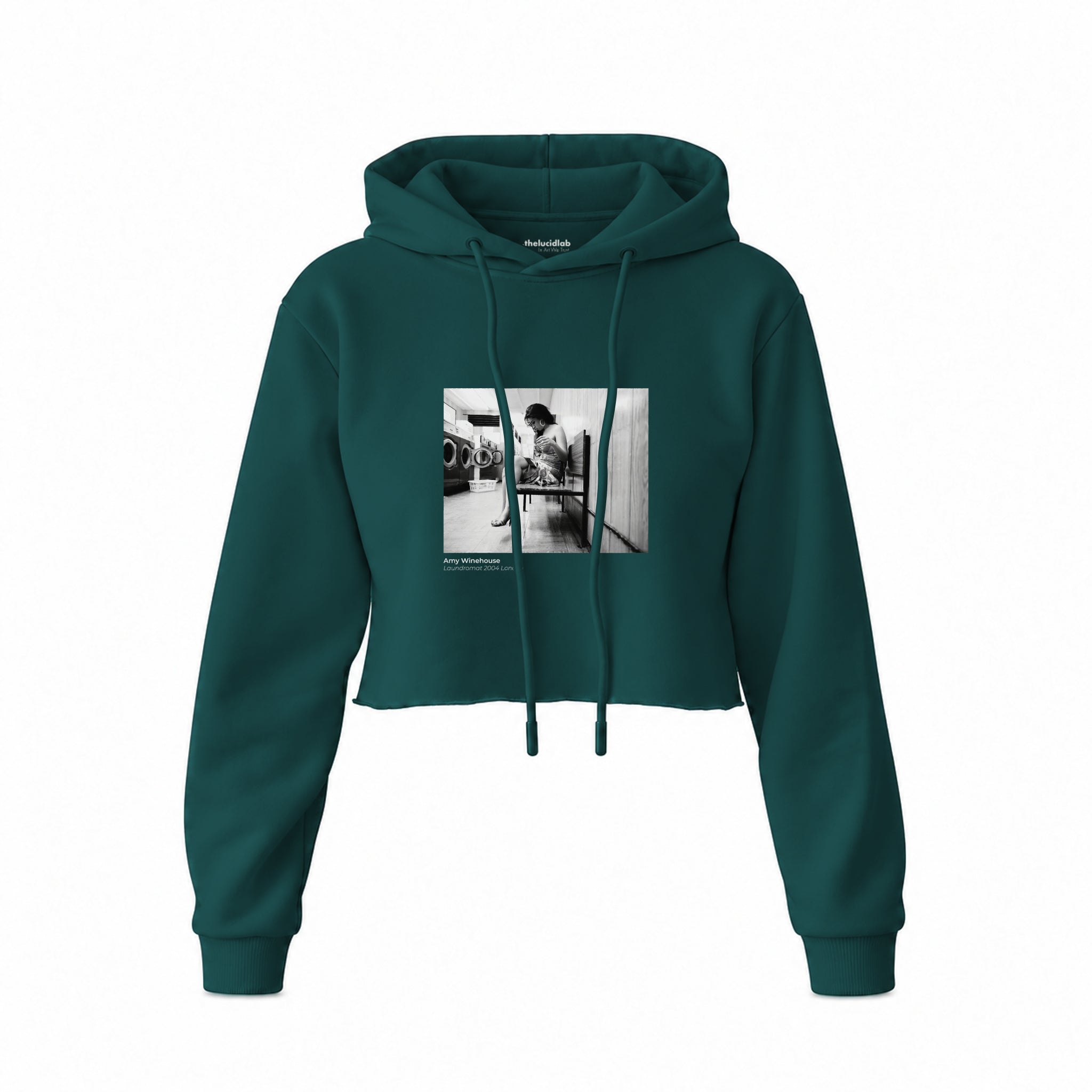 Amy Winehouse at the laundromat 2004 Crop Hoodie — Koyu Yeşil — Ön baskı