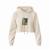 Café Terrace at Night Crop Hoodie — Krem — Ön baskı