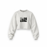 Jimmy Page Backstage Indianapolis 1975 Oversize Crop Sweatshirt — Beyaz — Ön baskı