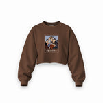 Friends Silüetli Oversize Crop Sweatshirt — Kahverengi — Ön baskı