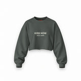 Kiss Now Talk Later Oversize Crop Sweatshirt — Antrasit — Ön baskı