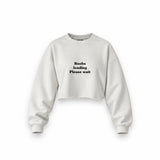 Boobs Loading Please Wait Oversize Crop Sweatshirt — Beyaz — Ön baskı