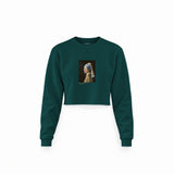 İnci Küpeli Kız Crop Sweatshirt — Koyu Yeşil — Ön baskı
