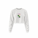 Roll With It Crop Sweatshirt — Beyaz — Ön baskı
