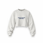Mama Knows Better Oversize Crop Sweatshirt — Beyaz — ön görünüm