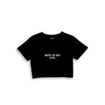 Mini Is My Bestie Crop Tişört — Siyah — ön görünüm