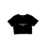 Mini Is My Bestie Crop Tişört — Siyah — ön görünüm
