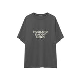 Husband Daddy Hero Oversize Tişört — Antrasit — ön görünüm