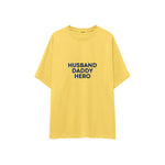 Husband Daddy Hero Oversize Tişört — Sarı — ön görünüm